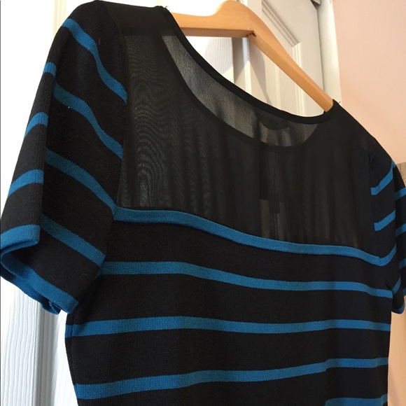 Sophisticated and Pretty Top by Cable and Gauge - Picture 8 of 8